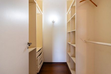 Casa à venda com 417m², 3 quartos e 4 vagas