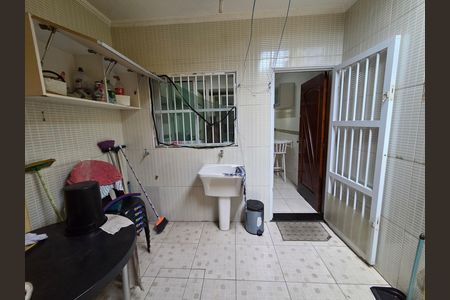 Casa para alugar com 150m², 2 quartos e 1 vaga Casa para alugar com 150m², 2 quartos e 1 vagaÁrea de Serviço