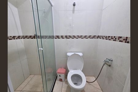 Casa para alugar com 150m², 2 quartos e 1 vaga Casa para alugar com 150m², 2 quartos e 1 vagaBanheiro da Suíte 1