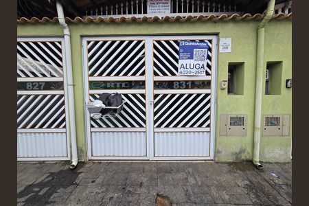 Casa para alugar com 150m², 2 quartos e 1 vaga Casa para alugar com 150m², 2 quartos e 1 vagaFachada