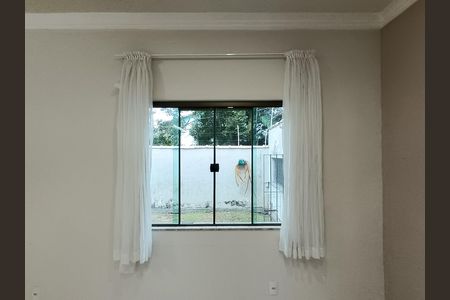 Sala de casa para alugar com 3 quartos, 169m² em Extensão Serramar, Rio das Ostras