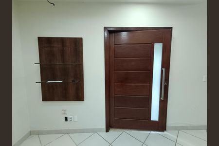 Sala de casa para alugar com 3 quartos, 169m² em Extensão Serramar, Rio das Ostras