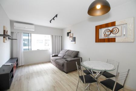 Studio para alugar com 40m², 1 quarto e 1 vaga Studio para alugar com 40m², 1 quarto e 1 vagaSala de Estar e Jantar