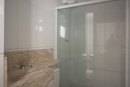 Casa para alugar com 171m², 2 quartos e 4 vagas Casa para alugar com 171m², 2 quartos e 4 vagasBanheiro da Suíte 2