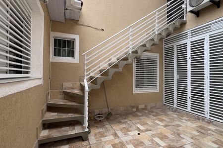 Casa para alugar com 171m², 2 quartos e 4 vagas Casa para alugar com 171m², 2 quartos e 4 vagasÁrea externa