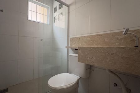 Casa para alugar com 171m², 2 quartos e 4 vagas Casa para alugar com 171m², 2 quartos e 4 vagasBanheiro da Suíte 1