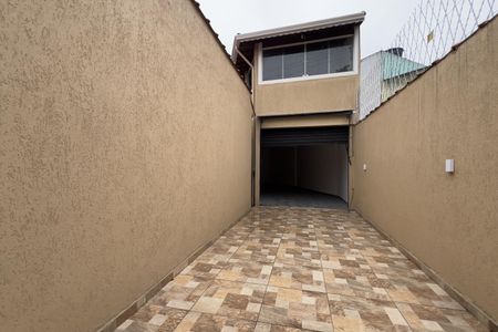 Casa para alugar com 171m², 2 quartos e 4 vagas Casa para alugar com 171m², 2 quartos e 4 vagasGaragem