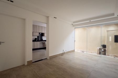 Casa para alugar com 171m², 2 quartos e 4 vagas Casa para alugar com 171m², 2 quartos e 4 vagasSala