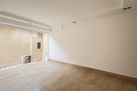 Casa para alugar com 171m², 2 quartos e 4 vagas Casa para alugar com 171m², 2 quartos e 4 vagasSala