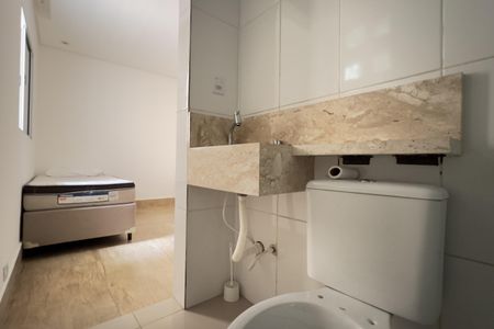 Casa para alugar com 171m², 2 quartos e 4 vagas Casa para alugar com 171m², 2 quartos e 4 vagasBanheiro da Suíte 2