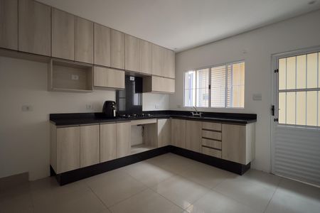 Casa para alugar com 171m², 2 quartos e 4 vagas Casa para alugar com 171m², 2 quartos e 4 vagasCozinha