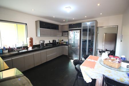 Casa para alugar com 300m², 4 quartos e 3 vagasCozinha