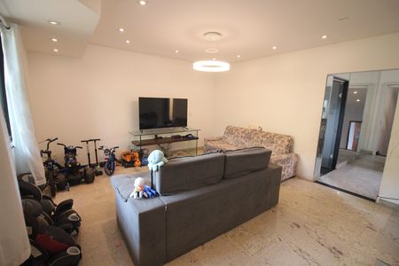 Sala de casa para alugar com 4 quartos, 300m² em Santa Maria, Belo Horizonte