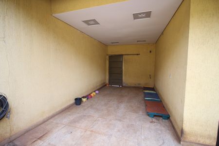 Casa para alugar com 300m², 4 quartos e 3 vagasQuintal