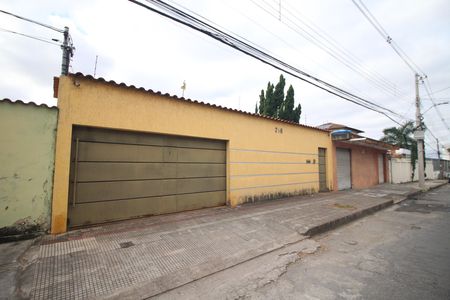 Casa para alugar com 300m², 4 quartos e 3 vagasFachada