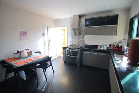 Casa para alugar com 300m², 4 quartos e 3 vagasCozinha