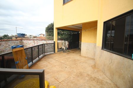 Casa para alugar com 300m², 4 quartos e 3 vagasQuintal
