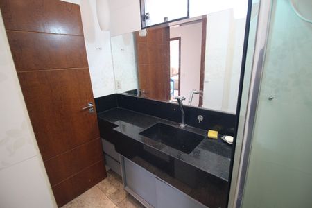 Casa para alugar com 300m², 4 quartos e 3 vagasBanheiro