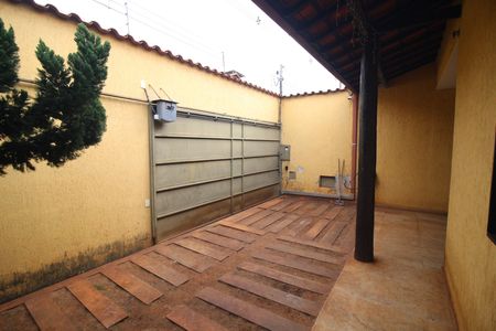 Casa para alugar com 300m², 4 quartos e 3 vagasQuintal