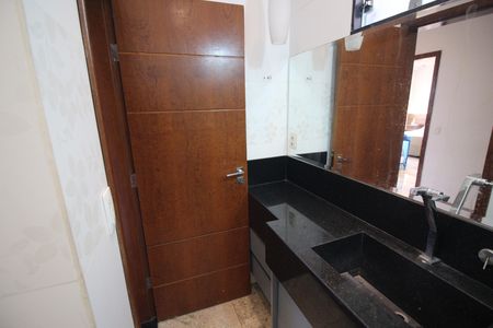 Casa para alugar com 300m², 4 quartos e 3 vagasBanheiro