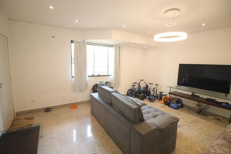 Sala de casa para alugar com 4 quartos, 300m² em Santa Maria, Belo Horizonte