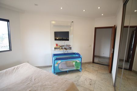 Casa para alugar com 300m², 4 quartos e 3 vagasQuarto 1