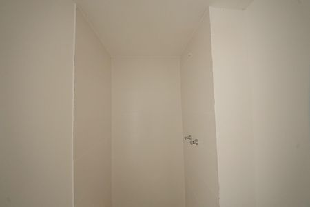 Apartamento à venda com 75m², 2 quartos e 1 vaga Apartamento à venda com 75m², 2 quartos e 1 vagaBanheiro