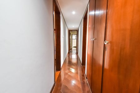 Apartamento à venda com 220m², 4 quartos e 3 vagasCorredor