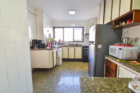 Apartamento à venda com 220m², 4 quartos e 3 vagasCozinha