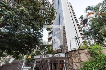 Apartamento à venda com 220m², 4 quartos e 3 vagasFachada