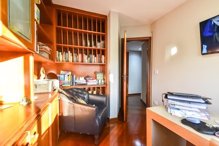 Apartamento à venda com 220m², 4 quartos e 3 vagasQuarto