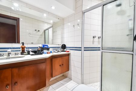 Apartamento à venda com 220m², 4 quartos e 3 vagasBanheiro da suíte 1