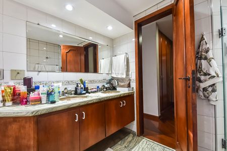Apartamento à venda com 220m², 4 quartos e 3 vagasBanheiro da suíte 3