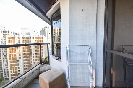 Varanda da sala de apartamento para alugar com 4 quartos, 220m² em Vila Mariana, São Paulo