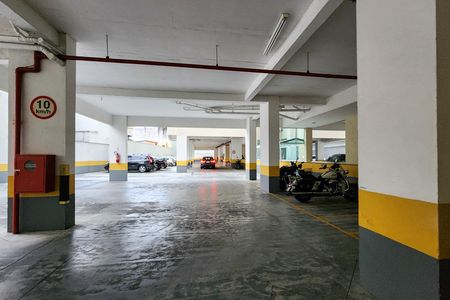 Apartamento à venda com 83m², 3 quartos e 1 vaga Apartamento à venda com 83m², 3 quartos e 1 vagaÁrea Comum