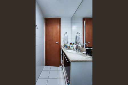 Apartamento à venda com 83m², 3 quartos e 1 vaga Apartamento à venda com 83m², 3 quartos e 1 vagaBanheiro Social