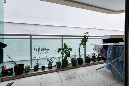 Apartamento à venda com 83m², 3 quartos e 1 vaga Apartamento à venda com 83m², 3 quartos e 1 vagaVista