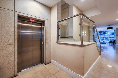 Apartamento à venda com 83m², 3 quartos e 1 vaga Apartamento à venda com 83m², 3 quartos e 1 vagaÁrea Comum