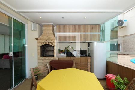 Apartamento à venda com 83m², 3 quartos e 1 vaga Apartamento à venda com 83m², 3 quartos e 1 vagaÁrea Comum