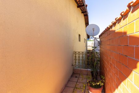 Casa à venda com 147m², 3 quartos e 2 vagasQuarto 1 suíte - varanda