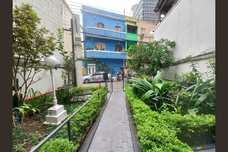 Studio à venda com 30m², 1 quarto e sem vaga Studio à venda com 30m², 1 quarto e sem vagaEntrada
