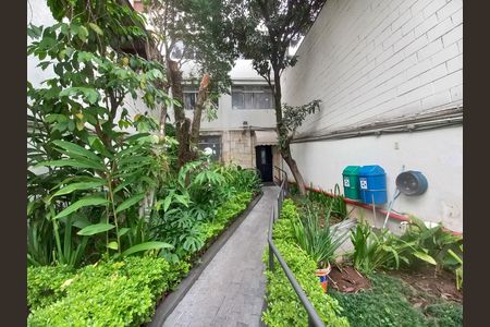 Studio à venda com 30m², 1 quarto e sem vaga Studio à venda com 30m², 1 quarto e sem vagaEntrada