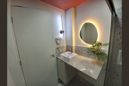 Studio à venda com 30m², 1 quarto e sem vaga Studio à venda com 30m², 1 quarto e sem vagaBanheiro
