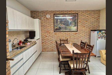 Casa à venda com 133m², 3 quartos e 2 vagas
