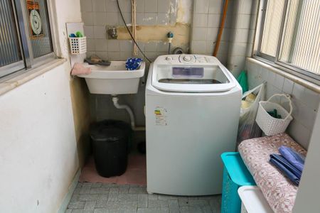 Apartamento à venda com 77m², 2 quartos e sem vaga Apartamento à venda com 77m², 2 quartos e sem vagaÁrea de Serviço