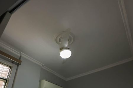 Apartamento à venda com 77m², 2 quartos e sem vaga Apartamento à venda com 77m², 2 quartos e sem vagaQuarto de Serviço
