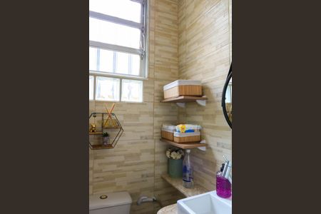 Apartamento à venda com 77m², 2 quartos e sem vaga Apartamento à venda com 77m², 2 quartos e sem vagaBanheiro de serviço
