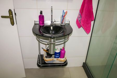 Apartamento à venda com 77m², 2 quartos e sem vaga Apartamento à venda com 77m², 2 quartos e sem vagaBanheiro Social