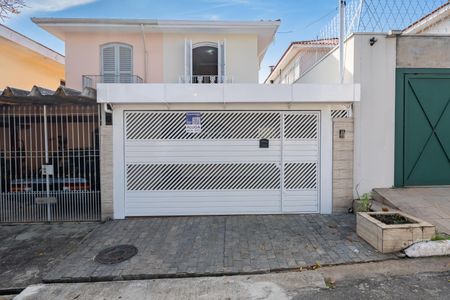Casa para alugar com 140m², 3 quartos e 2 vagas Casa para alugar com 140m², 3 quartos e 2 vagasFachada
