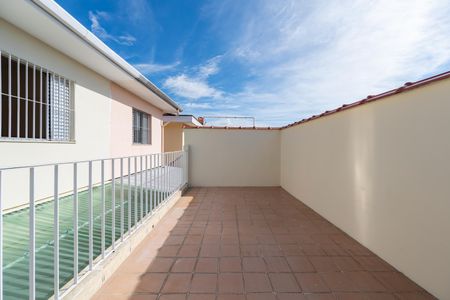 Casa para alugar com 140m², 3 quartos e 2 vagas Casa para alugar com 140m², 3 quartos e 2 vagasTerraço